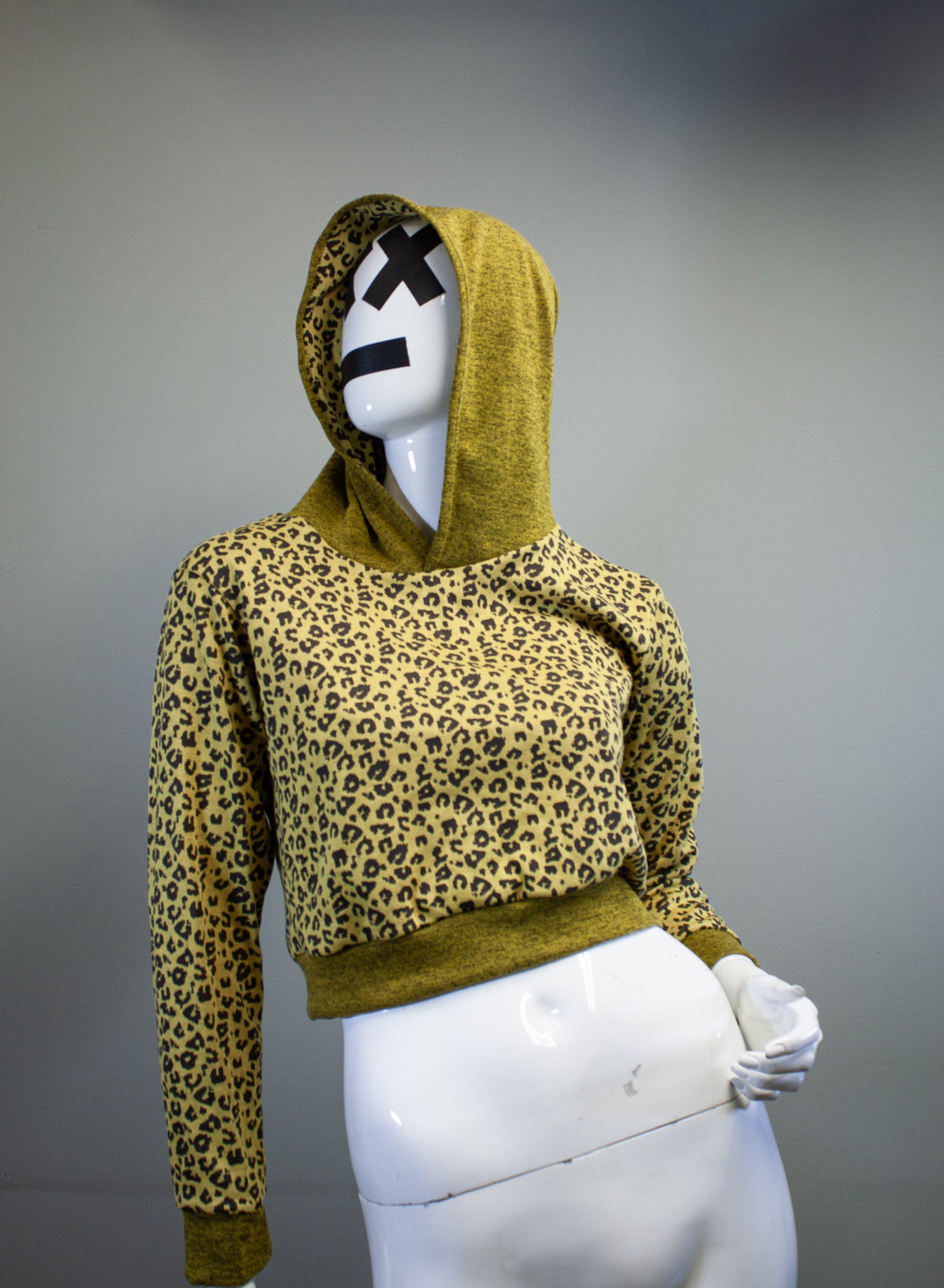 LEOPARD CUSTARD & OLIVE - CROPPED PULLOVER HOODIE