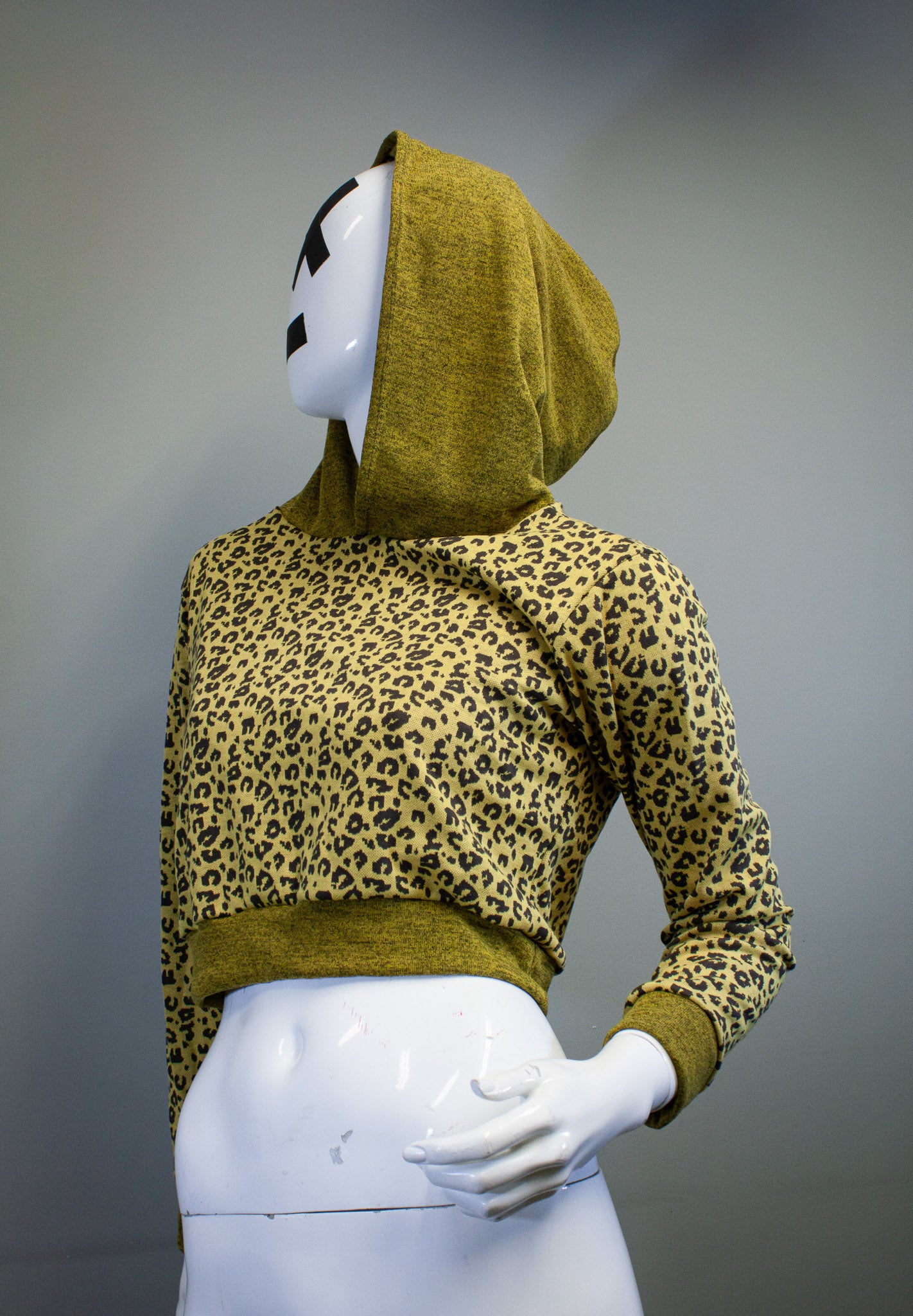 LEOPARD CUSTARD & OLIVE - CROPPED PULLOVER HOODIE
