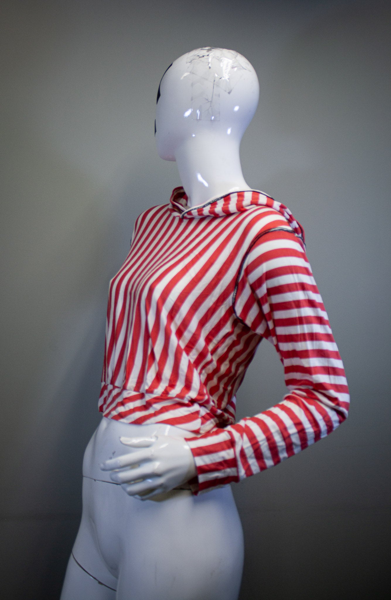 CANDY STRIPE CROPPED PULLOVER HOODIE