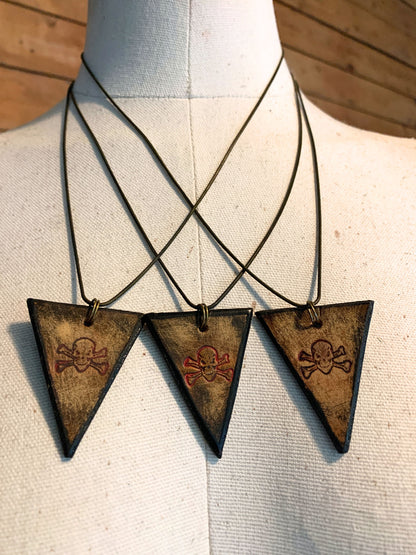 SKULL & CROSSBONES NECKLACE - Embossed Leather