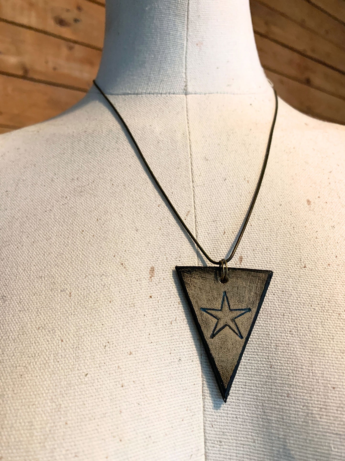 STAR NECKLACE - Embossed Leather