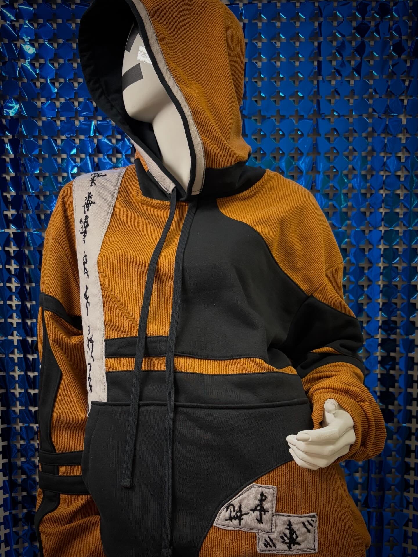 SIGIL RUNNER - OVERSIZED HOODIE