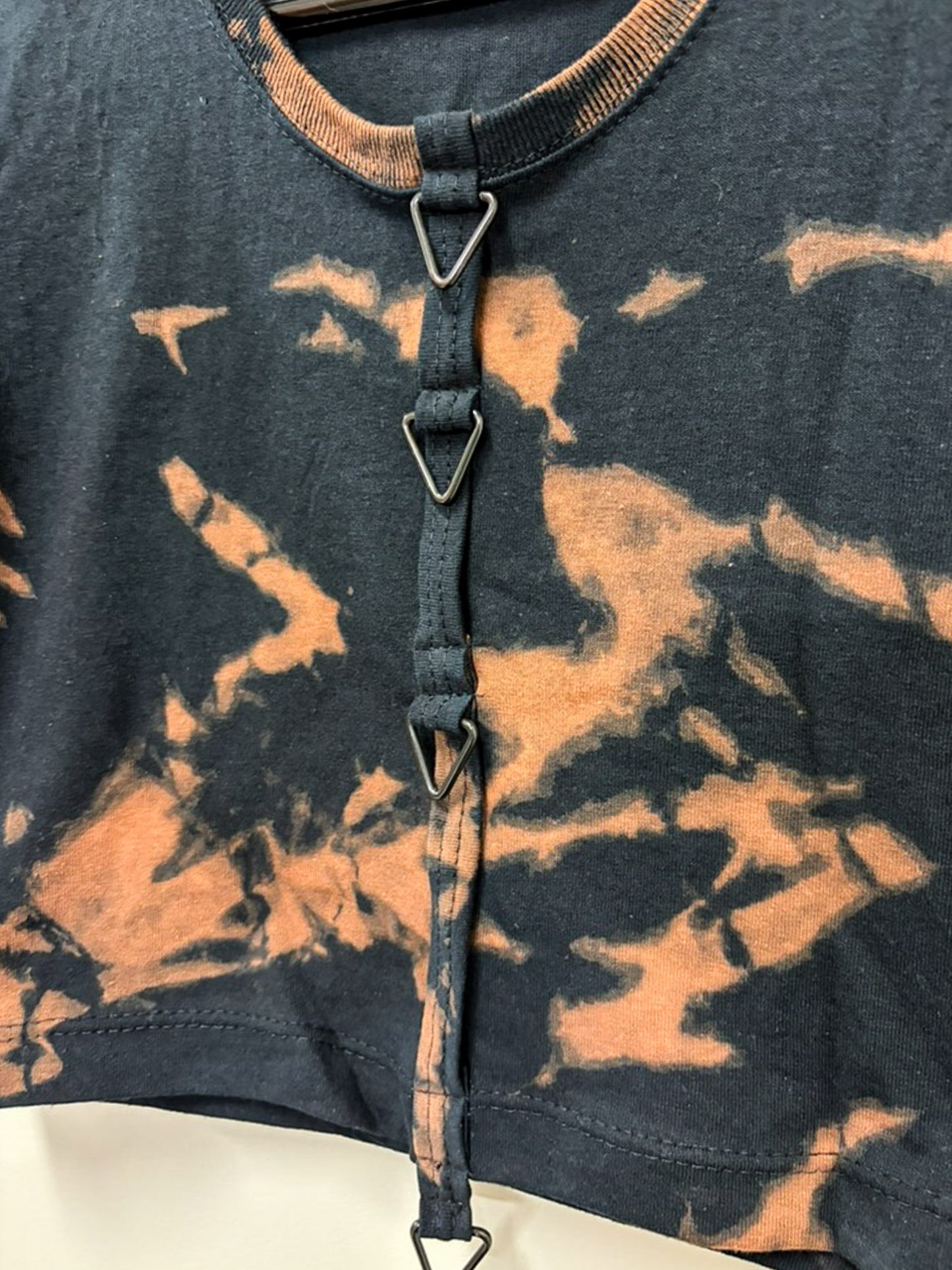 BLEACH BLACKOUT - Crop Top