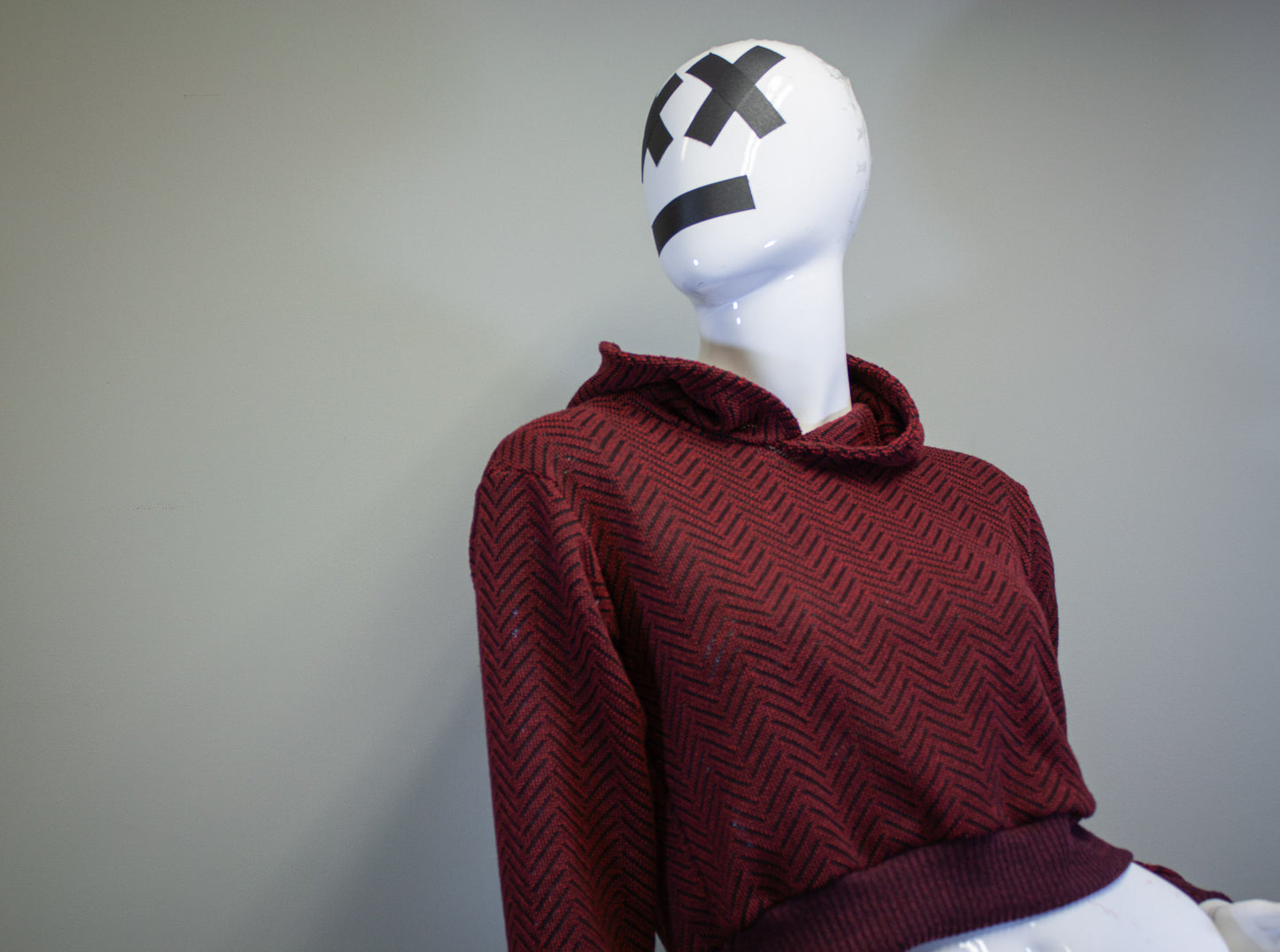 RED CHEVRON - CROPPED PULLOVER HOODIE