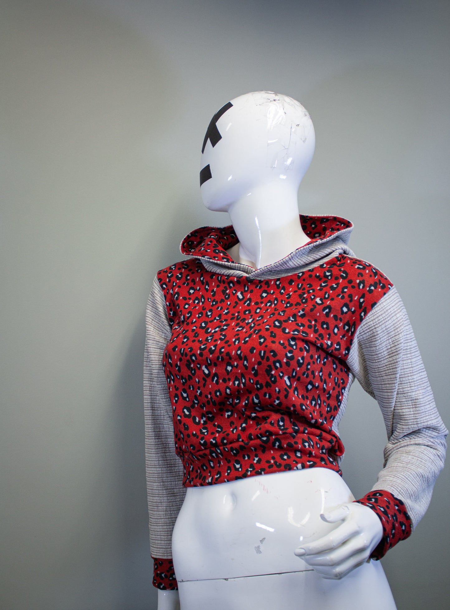 RUBY LEOPARD - CROPPED PULLOVER HOODIE