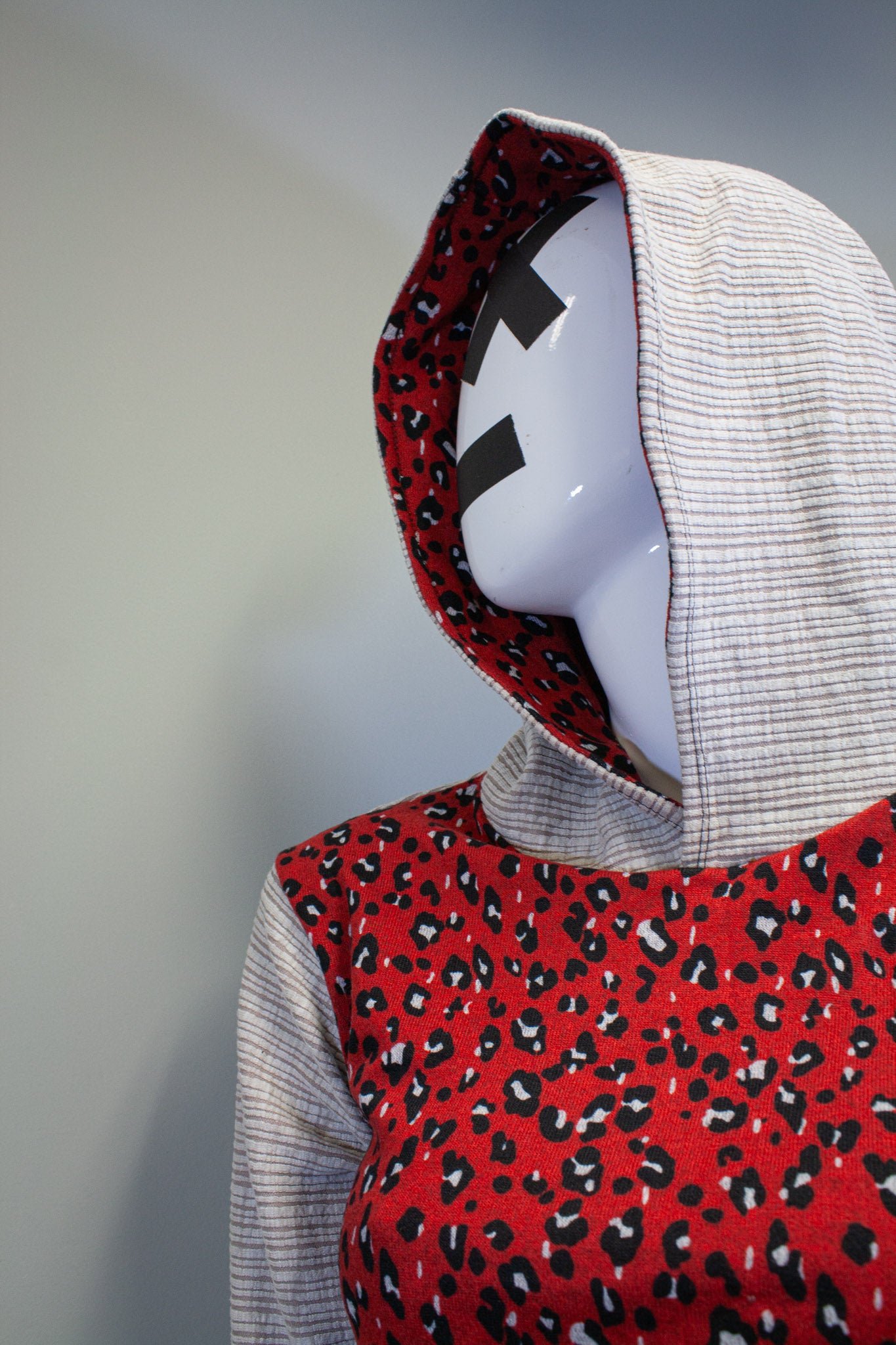 RUBY LEOPARD - CROPPED PULLOVER HOODIE