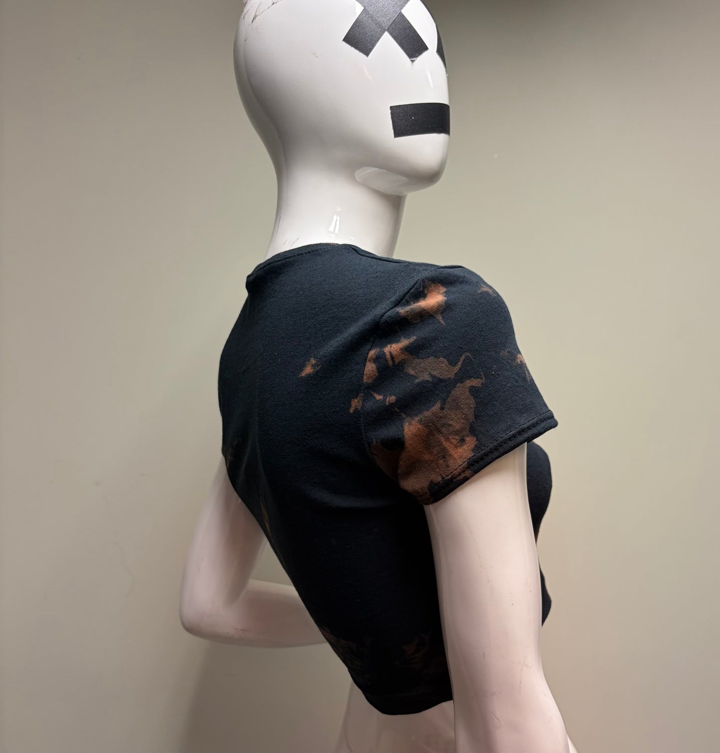 BLEACH BLACKOUT - Crop Top