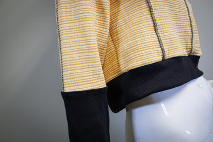 BLACK AND YELLOW - CROPPED PULLOVER HOODIE