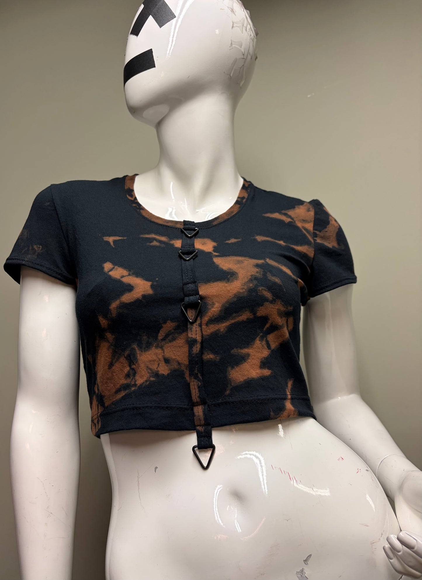 BLEACH BLACKOUT - Crop Top