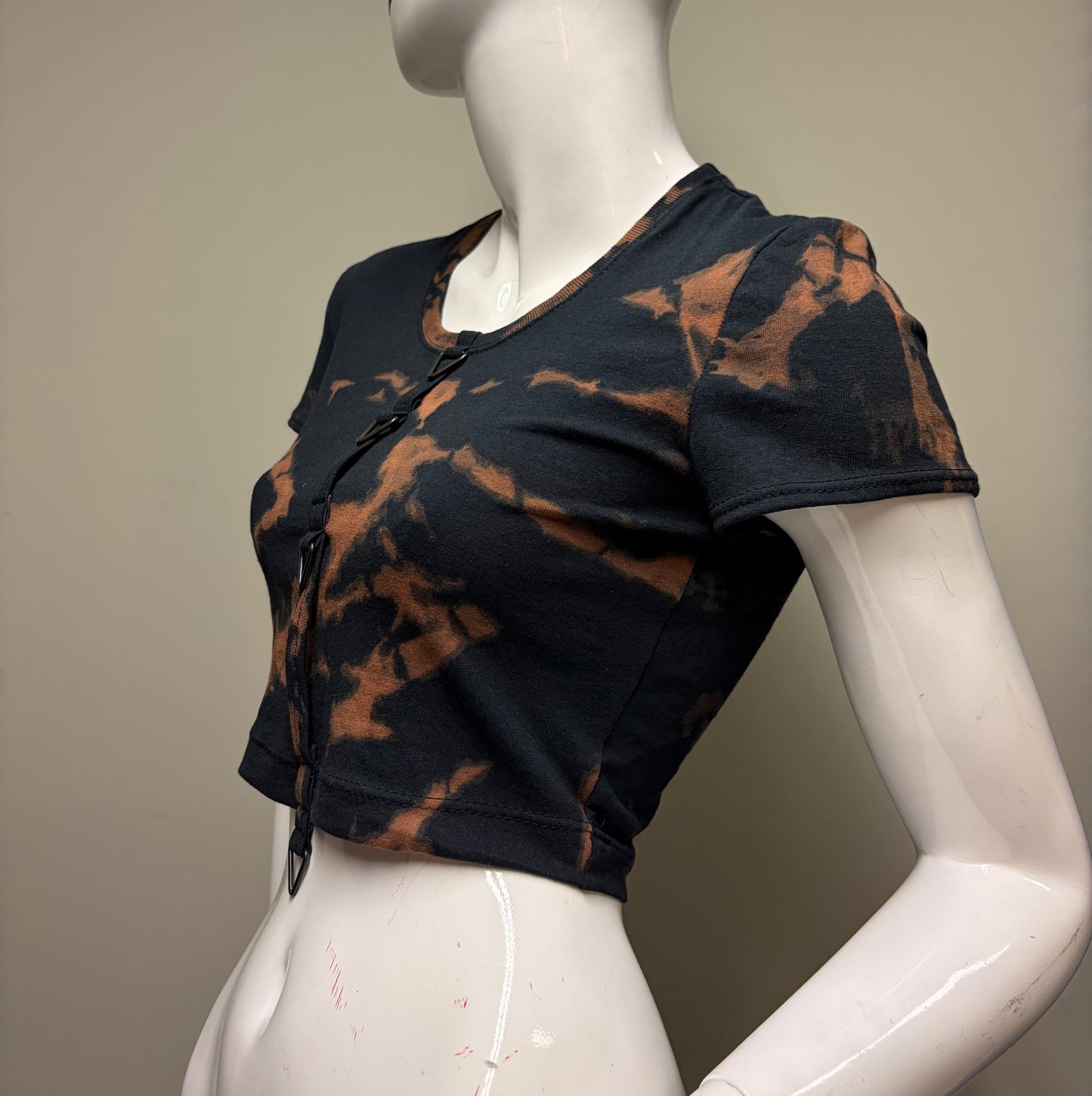 BLEACH BLACKOUT - Crop Top