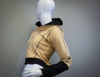 BLACK AND YELLOW - CROPPED PULLOVER HOODIE