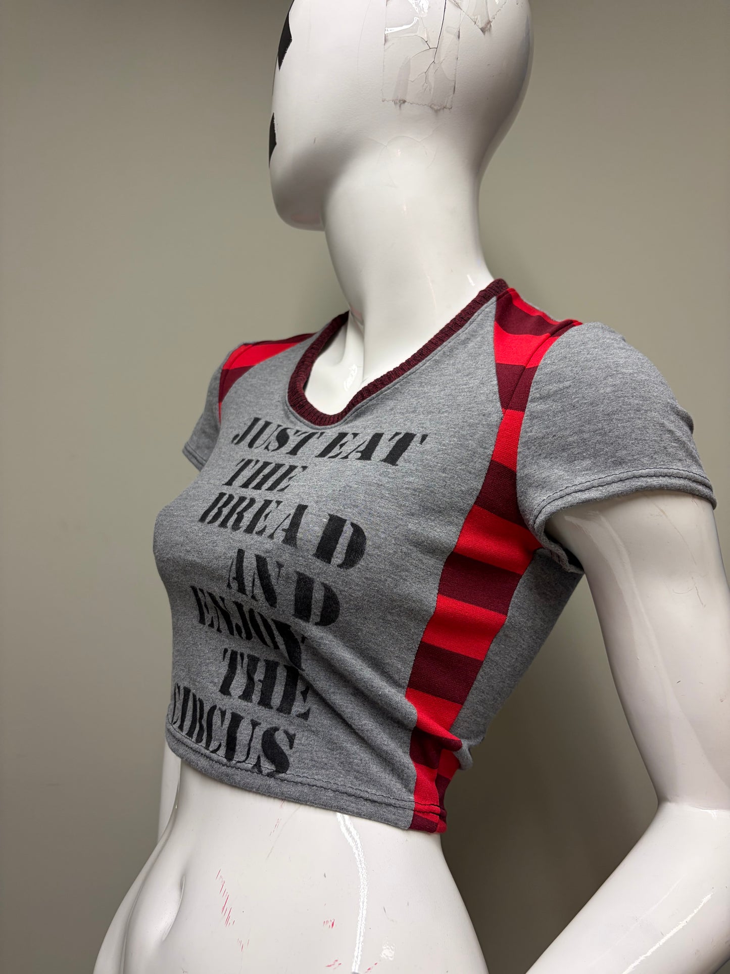 ALLEY VANDAL - Crop Top