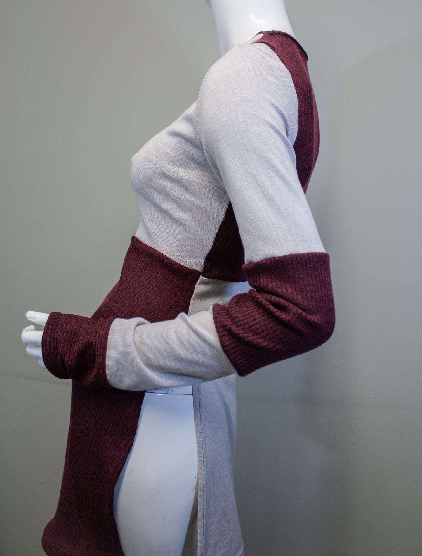 SIDE SLASH SHIRT - GREY AND RED RIB KNIT