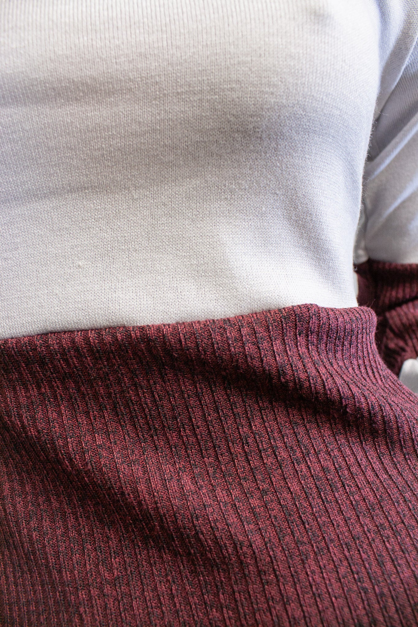 SIDE SLASH SHIRT - GREY AND RED RIB KNIT