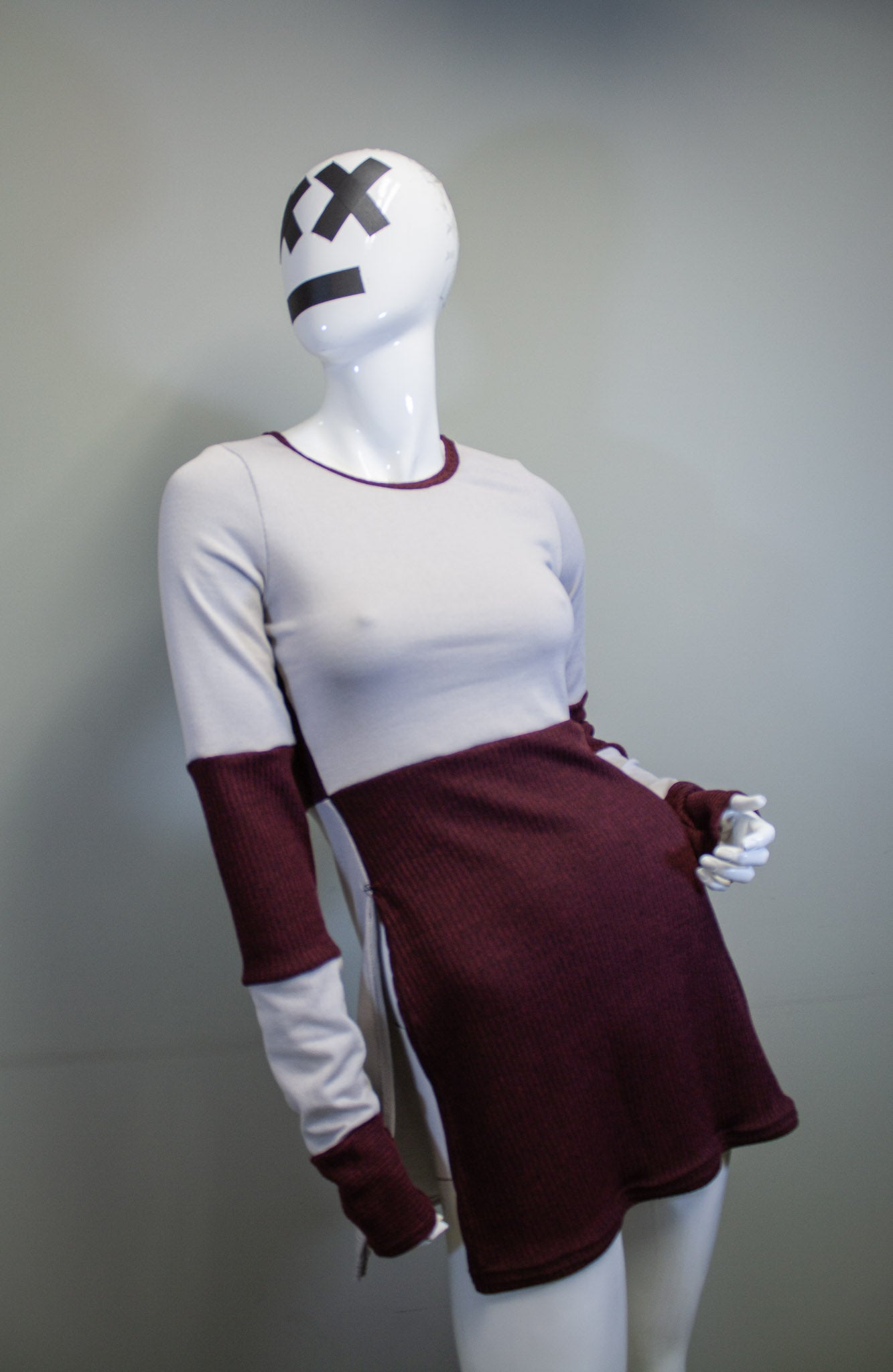 SIDE SLASH SHIRT - GREY AND RED RIB KNIT