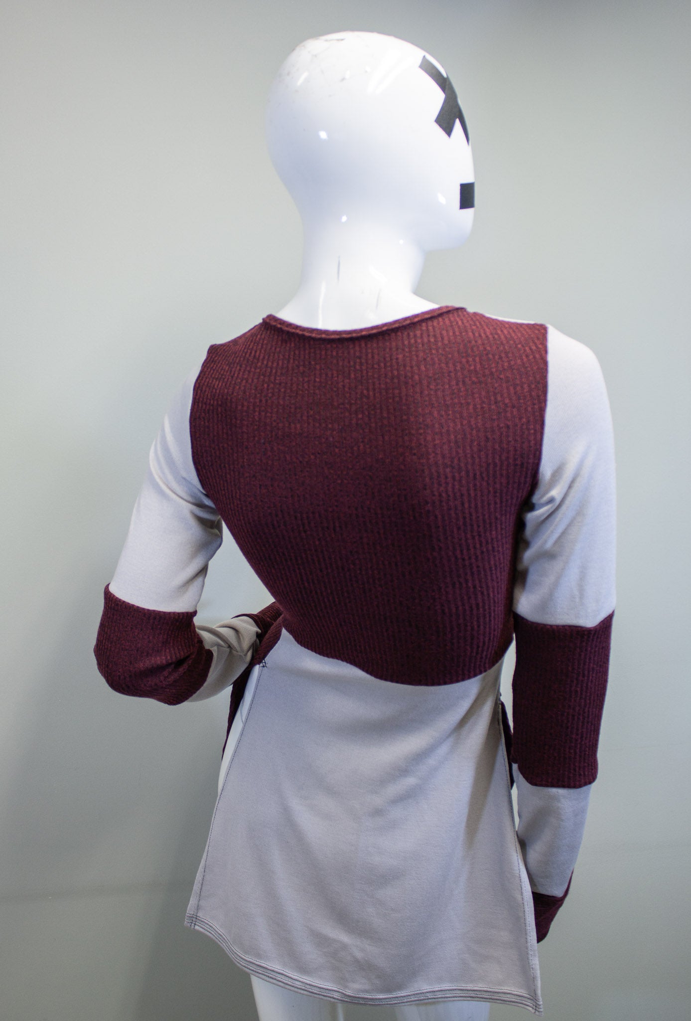 SIDE SLASH SHIRT - GREY AND RED RIB KNIT