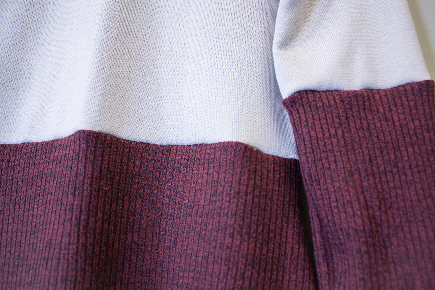 SIDE SLASH SHIRT - GREY AND RED RIB KNIT