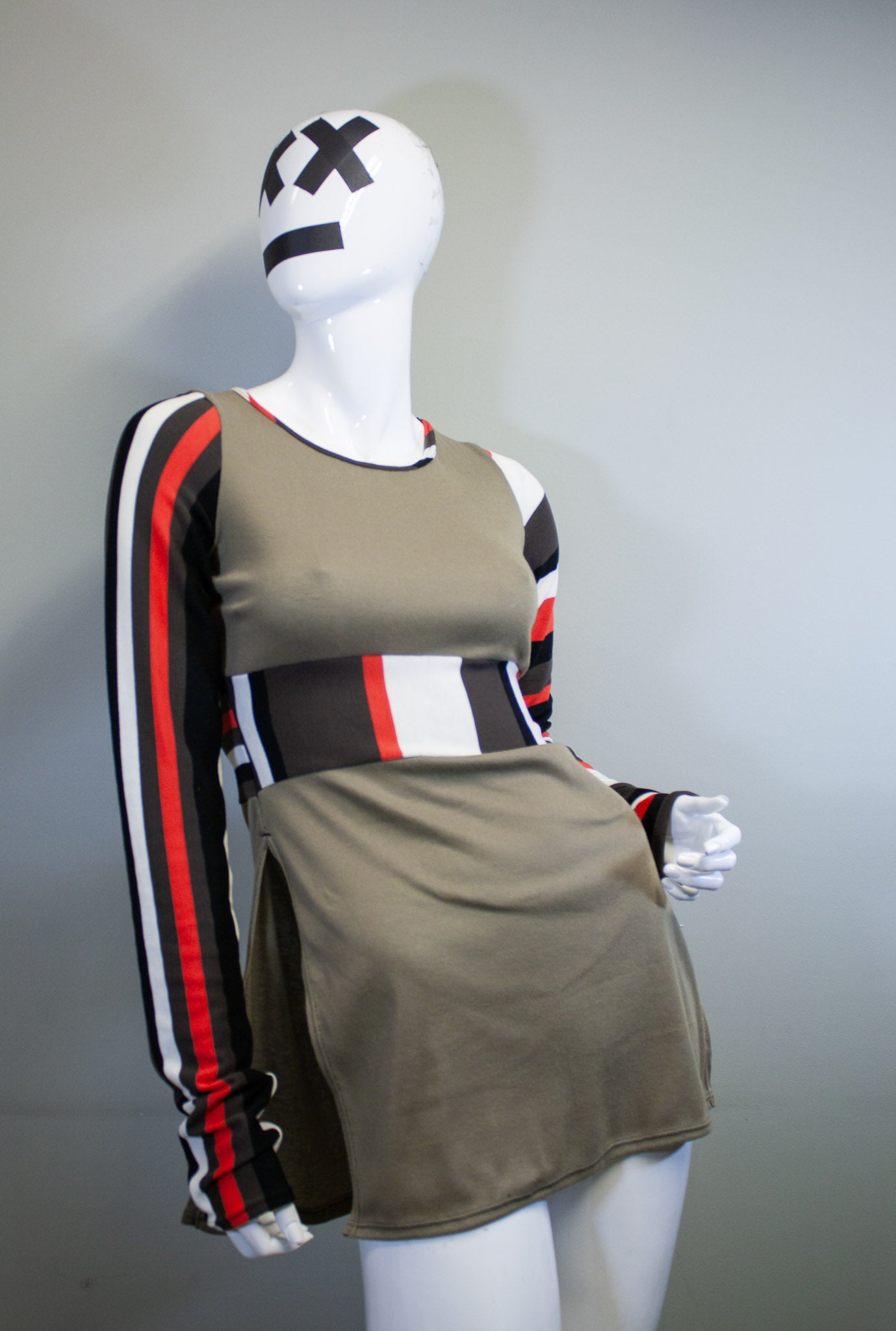 OLIVE + RETRO STRIPE SIDE SLASH SHIRT