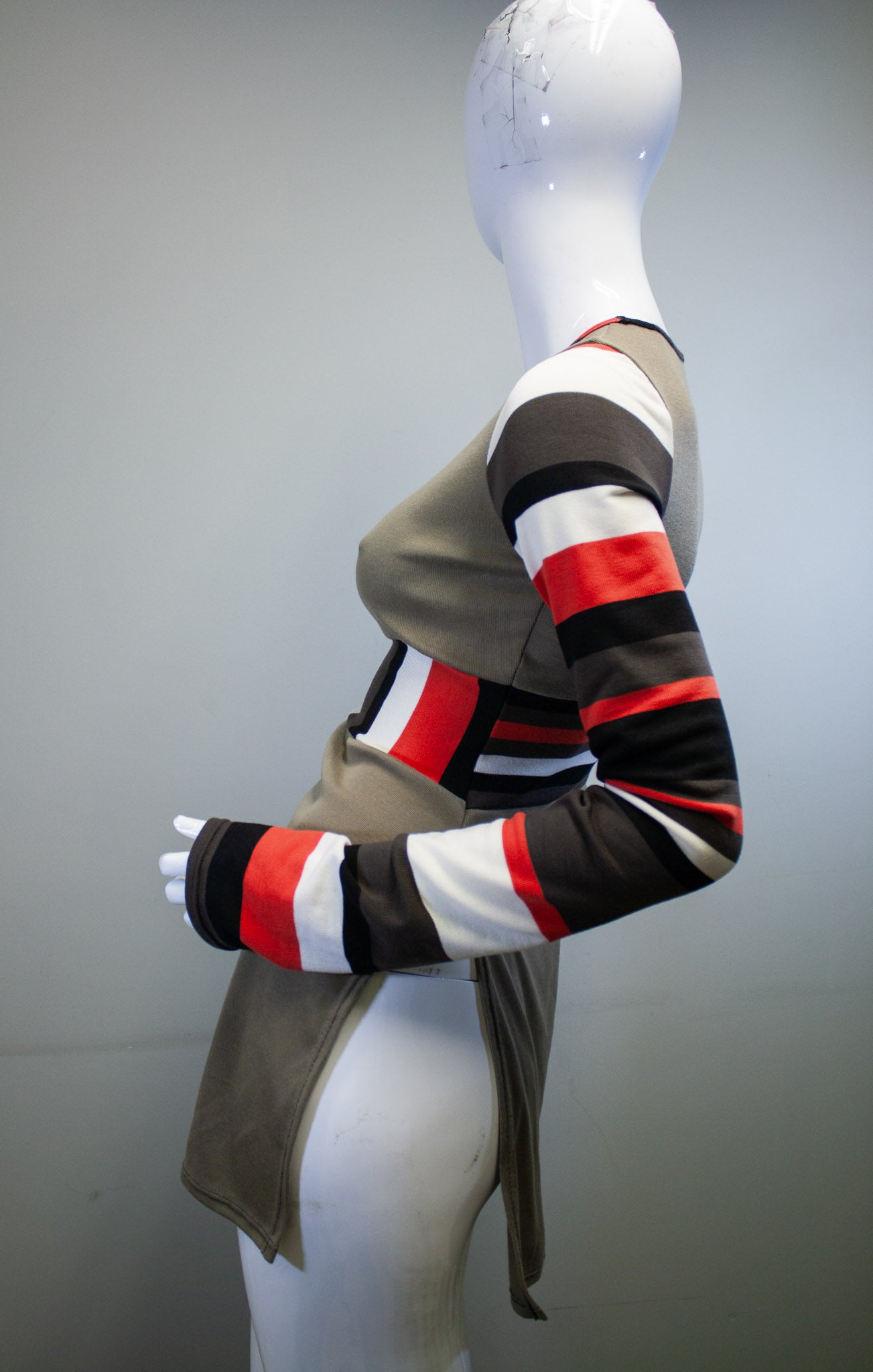 OLIVE + RETRO STRIPE SIDE SLASH SHIRT