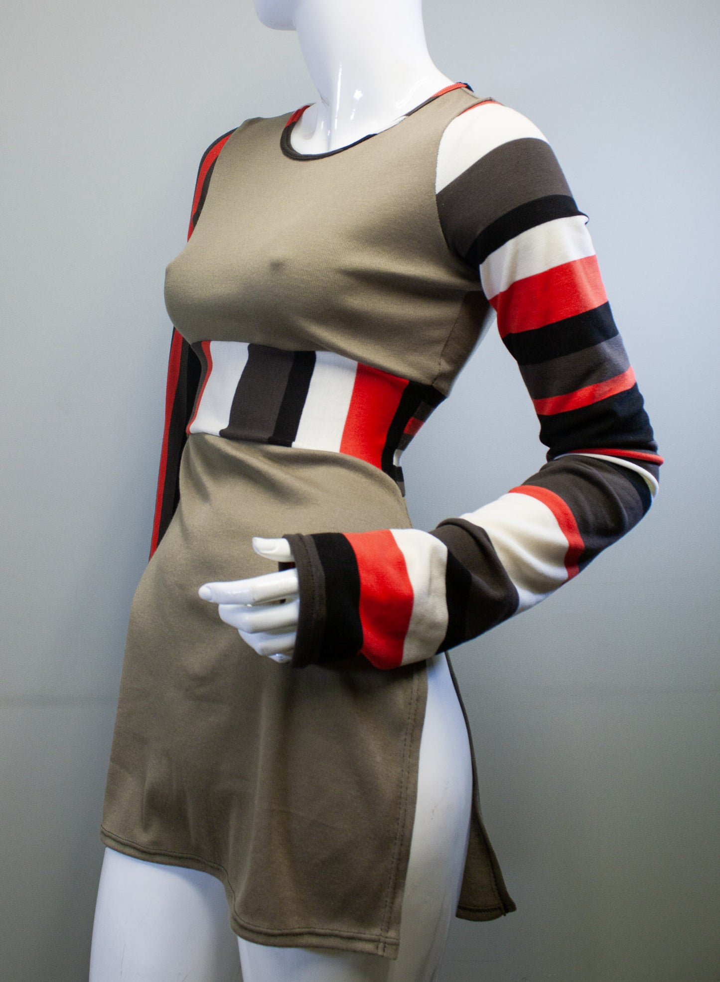 OLIVE + RETRO STRIPE SIDE SLASH SHIRT