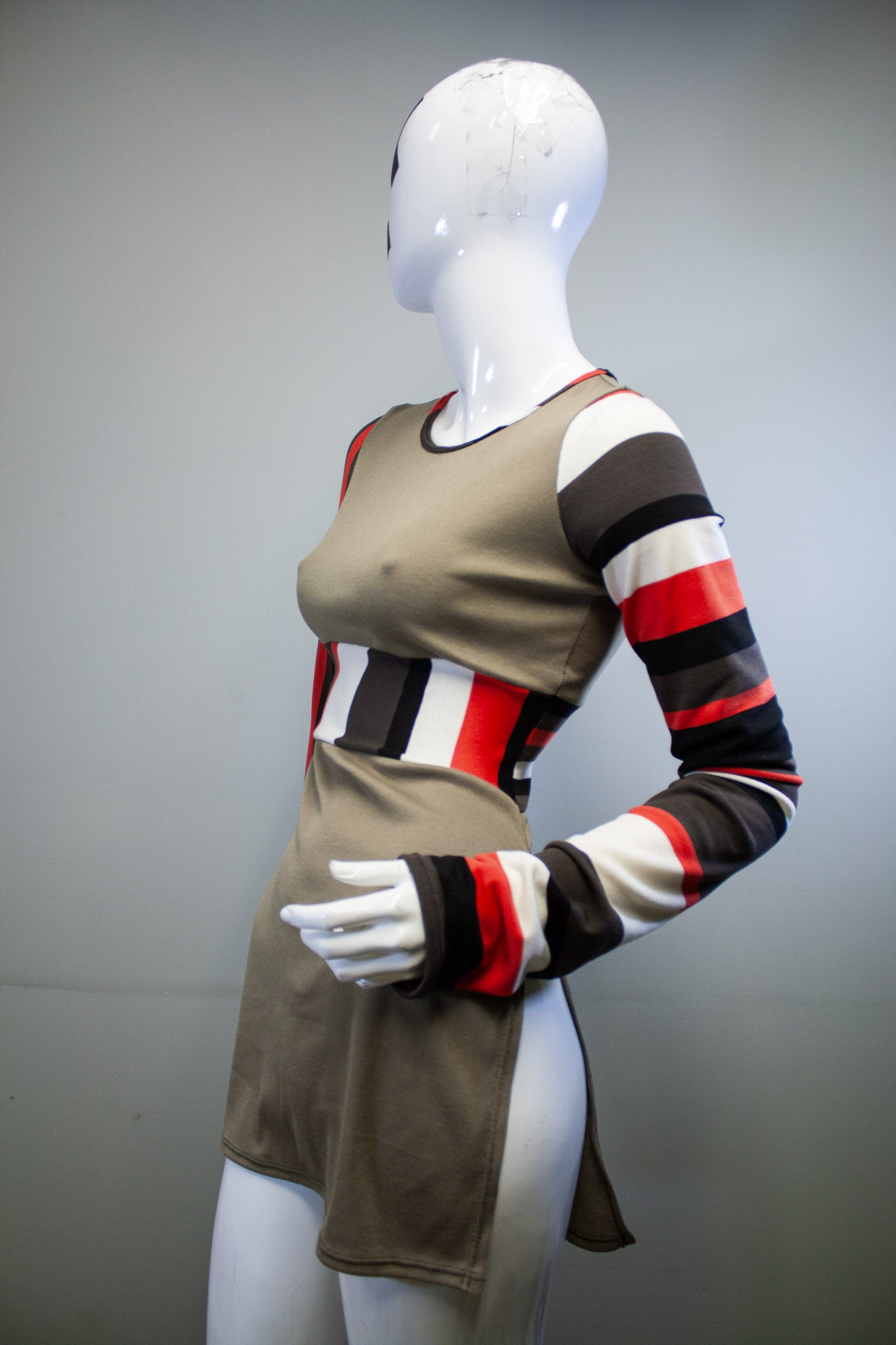 OLIVE + RETRO STRIPE SIDE SLASH SHIRT