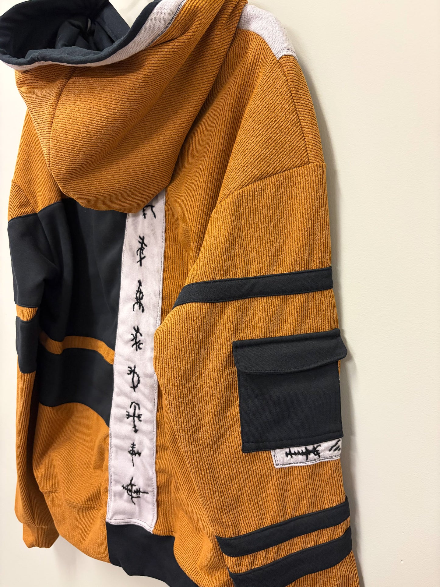 SIGIL RUNNER - Oversized Hoodie