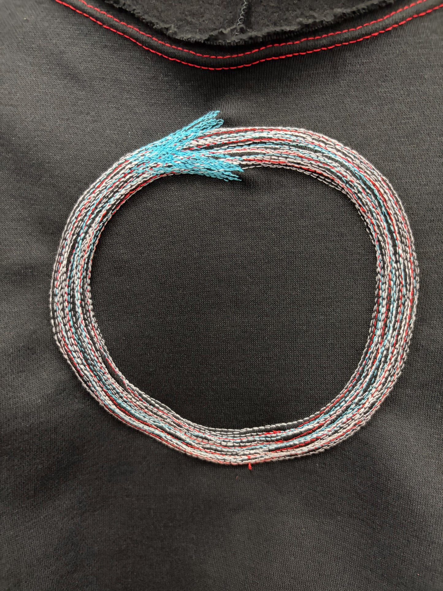 ABSTRACT OUROBOROS - Cropped Sweater