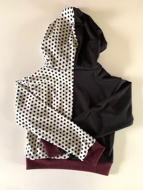 DUALITY DOTS CROPPED PULLOVER HOODIE