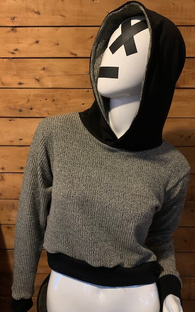 BLACK & GREIGE - CROPPED PULLOVER HOODIE