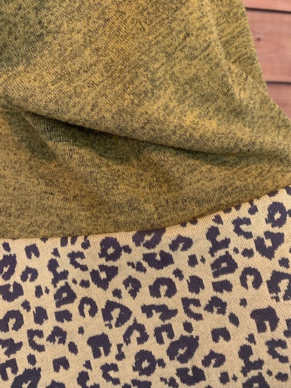 LEOPARD CUSTARD & OLIVE - CROPPED PULLOVER HOODIE