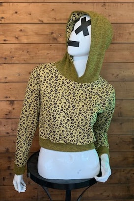 LEOPARD CUSTARD & OLIVE - CROPPED PULLOVER HOODIE